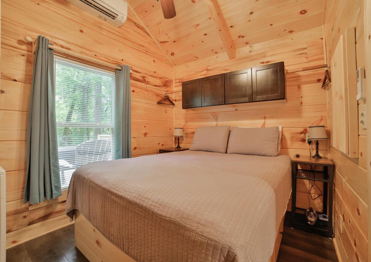 Thomas Cabin Forest Tiny Cabin With Hot Tub Chattanooga Exterior foto